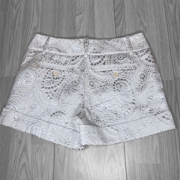 NEW YORK & CO. Women’s Silver geometric design Shorts - Picture 4 of 9